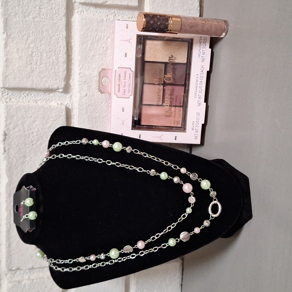 BUYERS GIVAWAY! 🎁i JEWELRY NECKLACE & EARRING SET AND MAKE-UP BUNDLE! 😍